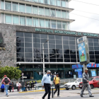 Jubilados expresan su malestar por retrasos en el pago de pensiones.