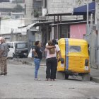 Familiares del fallecido llegaron al lugar y lamentaron el trágico hecho.