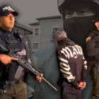 El sujeto detenido registra varios antecedentes penales por distintos delitos.