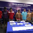 Los siete detenidos fueron presentados en el cuartel de Nueva Prosperina.