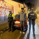 La Policía busca a los dos sujetos con los que iba el detenido.