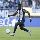 Eryc Castillo se ha mantenido entrenando con Alianza Lima, mientras se resuelve el caso.