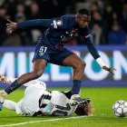 Willian Pacho en un partido de Champions League frente a Newcastle.