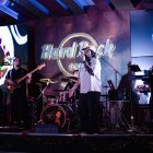 El músico ecuatoriano se presentó en el Hard Rock Café, en Santiago de Chile, donde su público es numeroso.