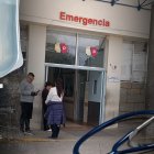 Los menores permanecen bajo vigilancia médica en una casa de salud.