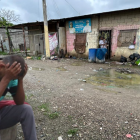 En esta vivienda, de una sola planta, se registró el hecho violento que acabó con la vida de dos menores de edad.