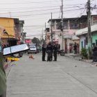 Julio César Bazurto y hermanos de una iglesia cristiana de Los Vergeles se reunieron para orar por el alma del menor asesinado y pedir el cese de la violencia.
