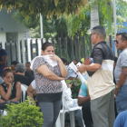 Familiares de Elio Maquilón acudieron al Laboratorio de Criminalística para retirar su cuerpo.