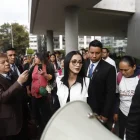La asambleísta Viviana Veloz a su arribo al Complejo Judicial Norte, en Quito, donde se encuentra Aquiles Álvarez.