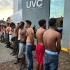 Varios sujetos fueron aprehendidos durante la acción policial.