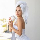 Arianna Mejía es una cantante ecuatoriana que vive en Estados Unidos.