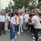Fiorella Icaza aparece junto a la vicealcaldesa Tatiana Coronel, en la marcha por Aquiles Álvarez.