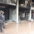 Tres locales comerciales ubicados en una misma propiedad resultaron afectados.