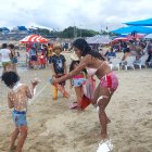 La fiesta siguió en los balnearios de la provincia de Santa Elena en el lunes de Carnaval