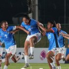Rosa Flores (18) y toda su festejo de Ecuador ante Colombia, un golazo.