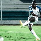 Janner Corozo (izq.) anotó ante Orense el primer gol de la LigaPro 2026