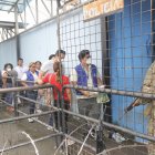 Delegados de las instituciones que integran la Mesa de Emergencia Penitenciaria ingresaron para una visita.