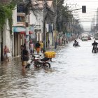 Así se veía El Recreo, en Durán, debido al agua estancada por la lluvia.