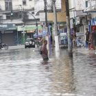En algunos sectores, el agua todavía se mantenía en un nivel alto este miércoles.