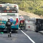 Un bus y un camión protagonizaron un choque en la Panamericana Norte, en Oyacoto.