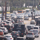 Residentes de Samborondón tardan horas en el tráfico.