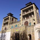Los escombros y ventanas rotas dentro del Palacio de Golestan en Teherán después de los ataques aéreos, uno de los sitios culturales más valiosos de Irán y declarado Patrimonio de la Humanidad