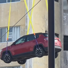 Retiro de los vehículos del edificio Multicomercio, en el centro de Guayaquil