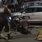 Personal especializado realiza pericias en el sitio del siniestro mientras se recopilan videos de cámaras de seguridad del sector.