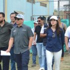 Roberto Ibáñez, durante una reciente entrega de obras en Manabí. El director de la cartera de estado considera que deberán llamar a elecciones nuevamente