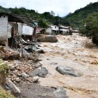 Varias familias abandonaron sus viviendas por el aumento del caudal del río.