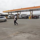 Vista del lugar del triple crimen en Durán, donde continúa la investigación policial.