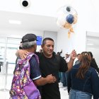 Los pescadores del barco Don Maca y de otras seis lanchas llegaron este martes al Aeropuerto Eloy Alfaro de Manta