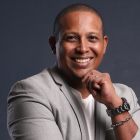 Ricardo González es un actor ecuatoriano, recordado por su participación en la serie Solteros sin compromiso