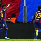 Momento en que Lamine Yamal pide el cambio por lesión.