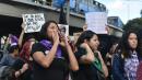 Mujeres se unieron y gritaban consignas de justicia ante violencia de género.