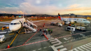 Dos aviones en el Aeropuerto Mariscal La Mar de Cuenca.