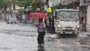 A los ciudadanos en Sauces les llegaba el agua hasta las pantorrillas.