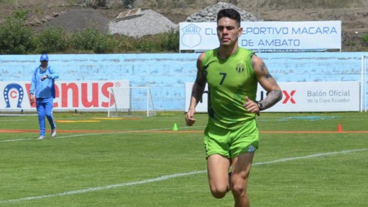 José Balza, delantero con gol del equipo ambateño.