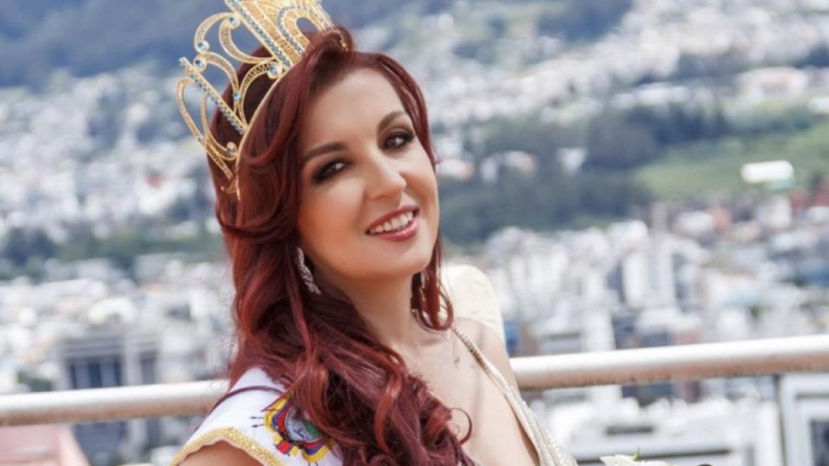 María Gabriela se alista para el concurso Señora Universo.