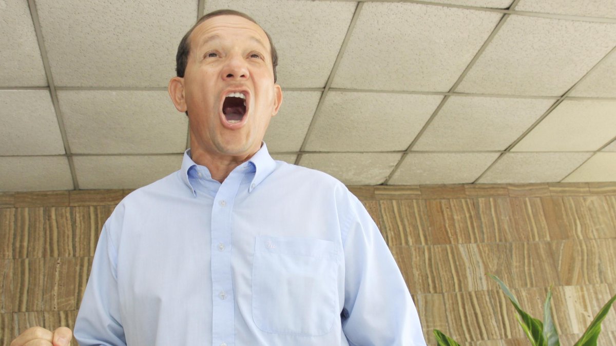 Paco Alvarez Moreira, la voz de oro de Ecuador, narrador deportivo de radio Caravana.