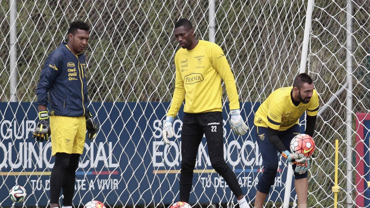 Máximo Banguera (i) coincidió con Esteban Dreer (d) en la selección de Ecuador.