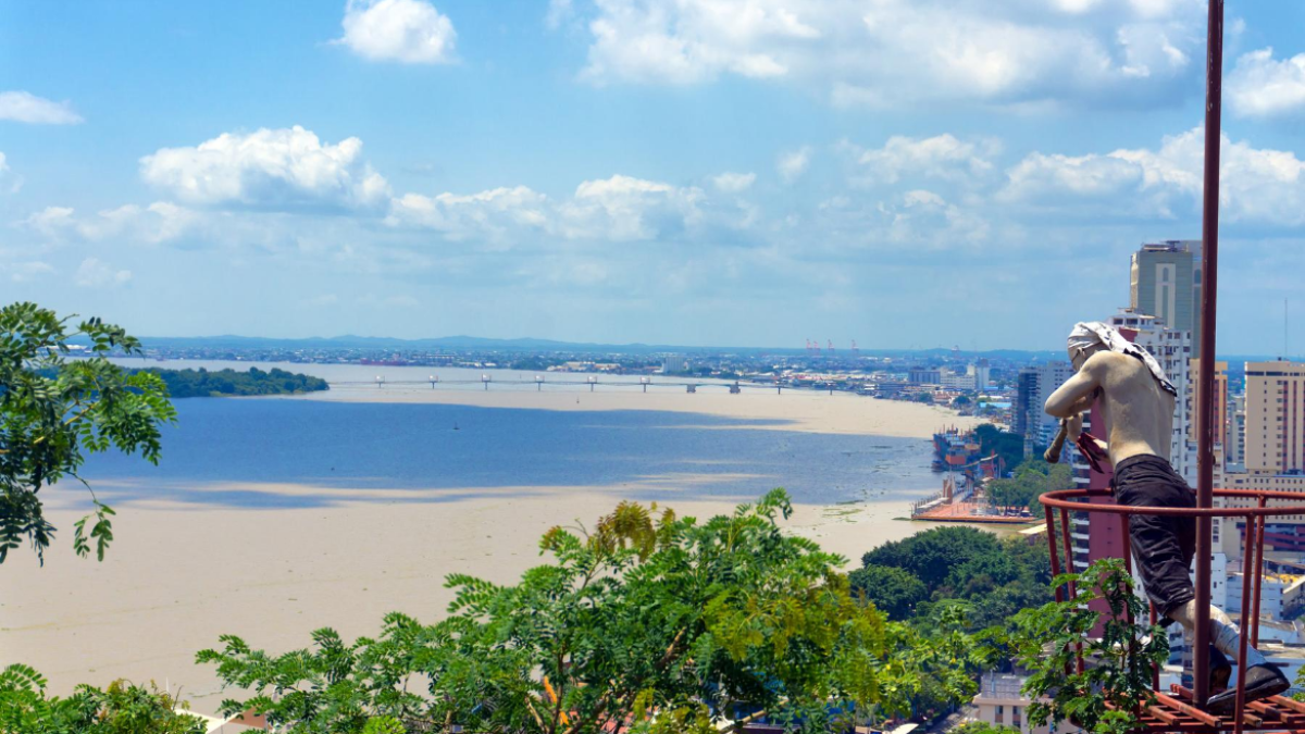 Vista de la Perla del Pacífico desde Las Peñas.