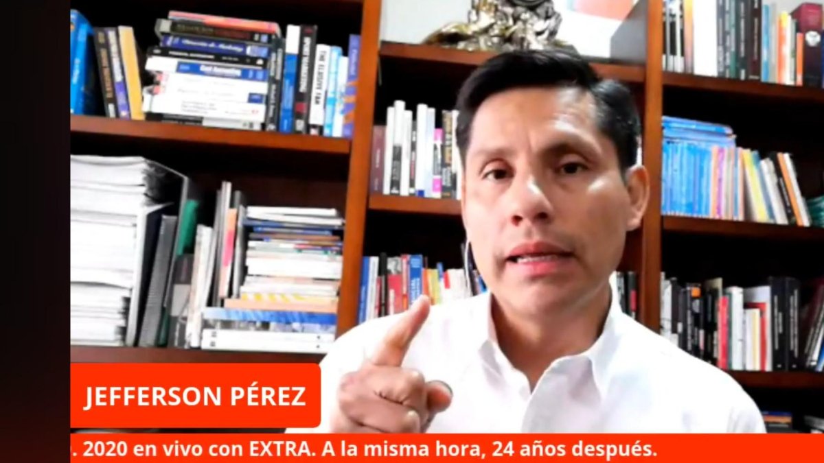 Jefferson Pérez con los seguidores de EXTRA en Facebook, por los 24 años de la medalla de oro.