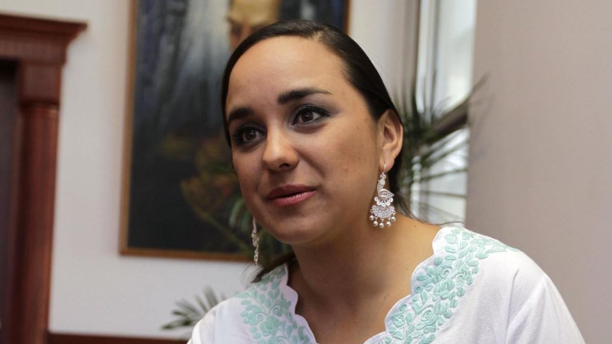 Gabriela Rivadeneira, Soledad Buendía y Carlos Viteri Gualinga, se refugiaron en la embajada tras las protestas violentas en Quito.