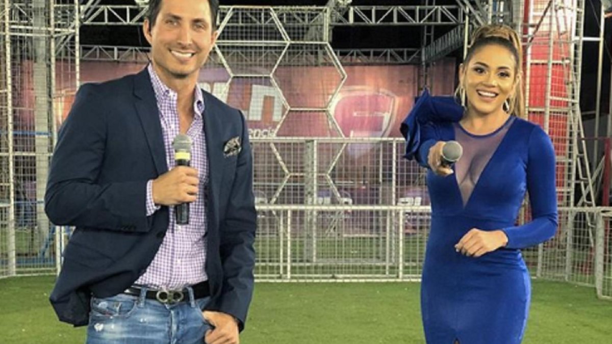 Eduardo Andrade y Ángela Orellana son los animadores del reality de la noche.