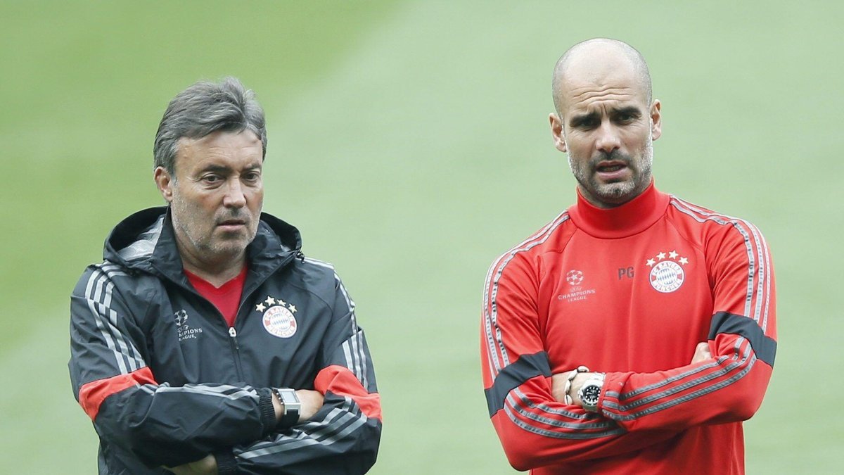 El entrenador español Domenec Torrent (iz.)fue el asistente técnico de Pep Guardiola.