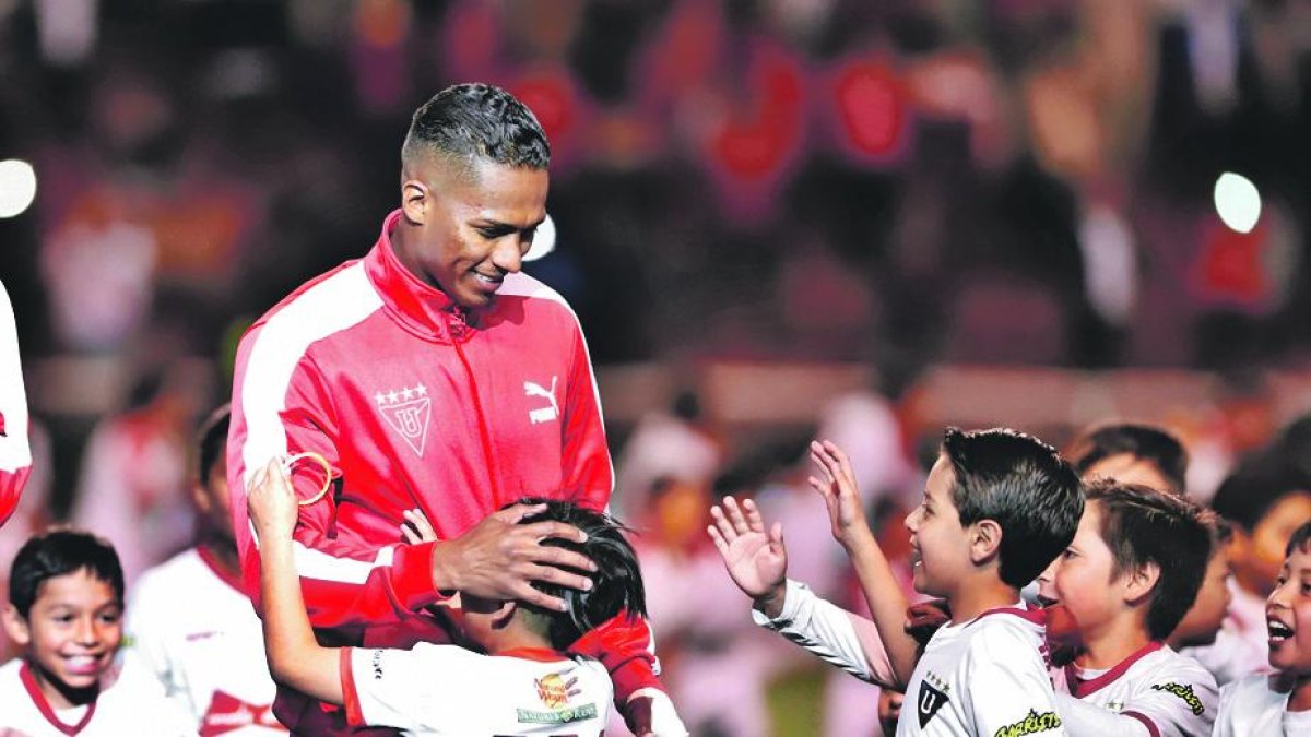 Antonio Valencia está de cumpleaños el 4 de agosto, y dice que jugará hasta el final de sus días. 

Quito 18 de Julio de 2019 Agencia (ag - expreso ag - extra) PRESENTACION ANTONIO VALENCIA
