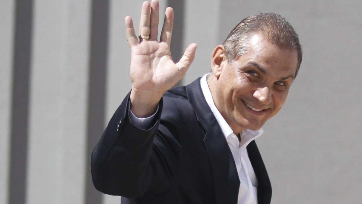 Desmiente que él haya sufrido un accidente cerebrovascular, como se divulgó en medios digitales.