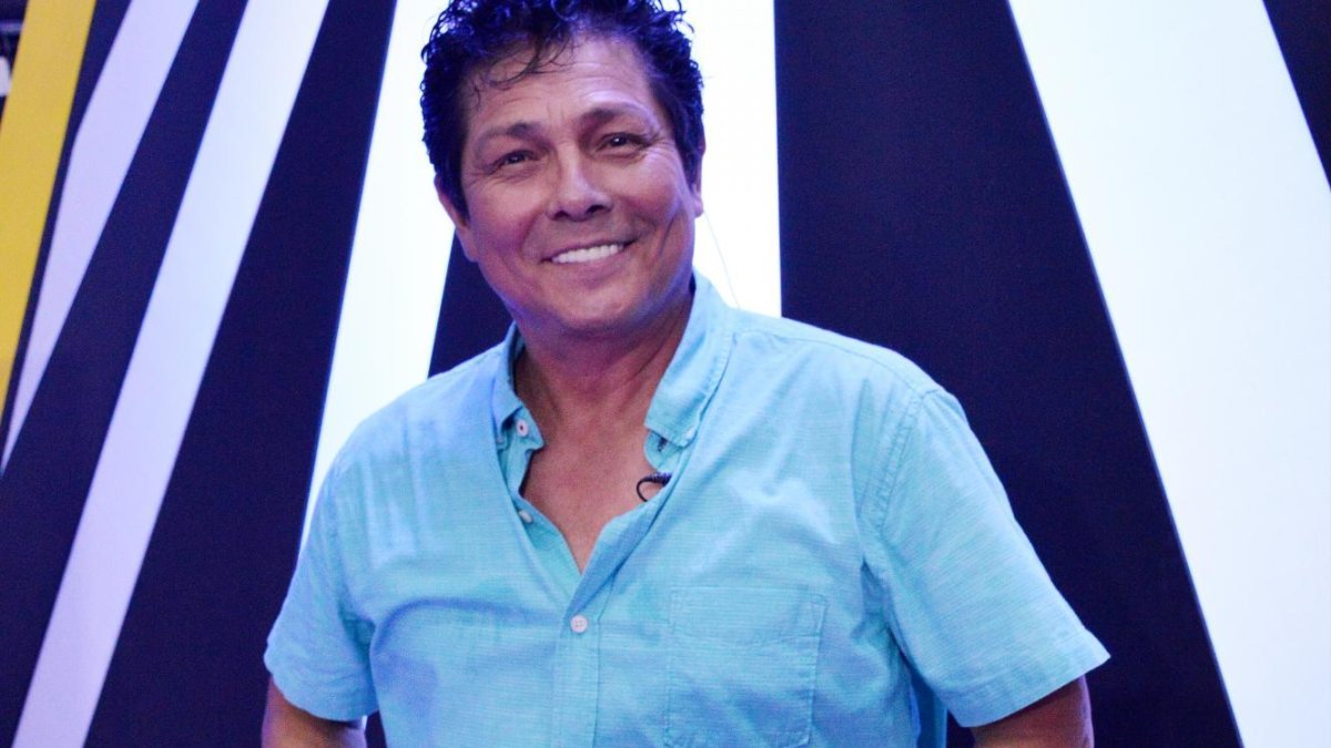 Oswaldo Segura, actor y animador de televisión, será padre este 2019 a sus 60 años.
