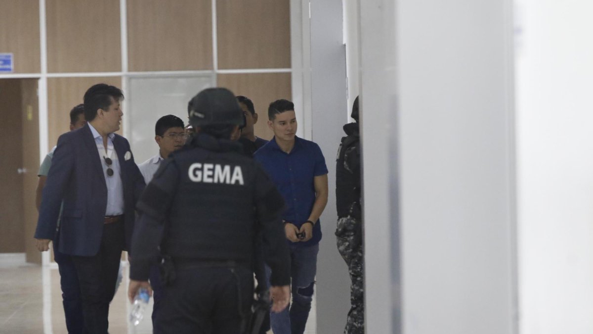 El 7 de abril Iván Espinel fue detenido en su vivienda.